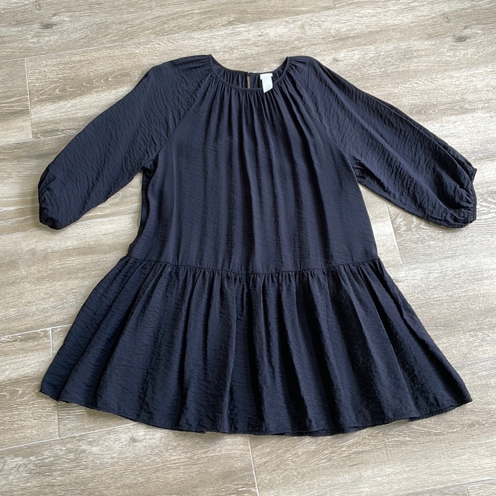 H&M Crinkled Black Dress - Size Small